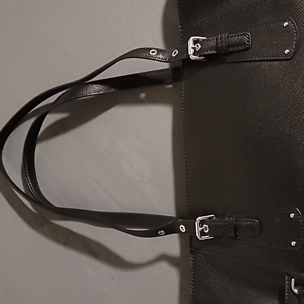 Michael Kors Voyager Saffiano Black Leather Tote Bag - Picture 14 of 15